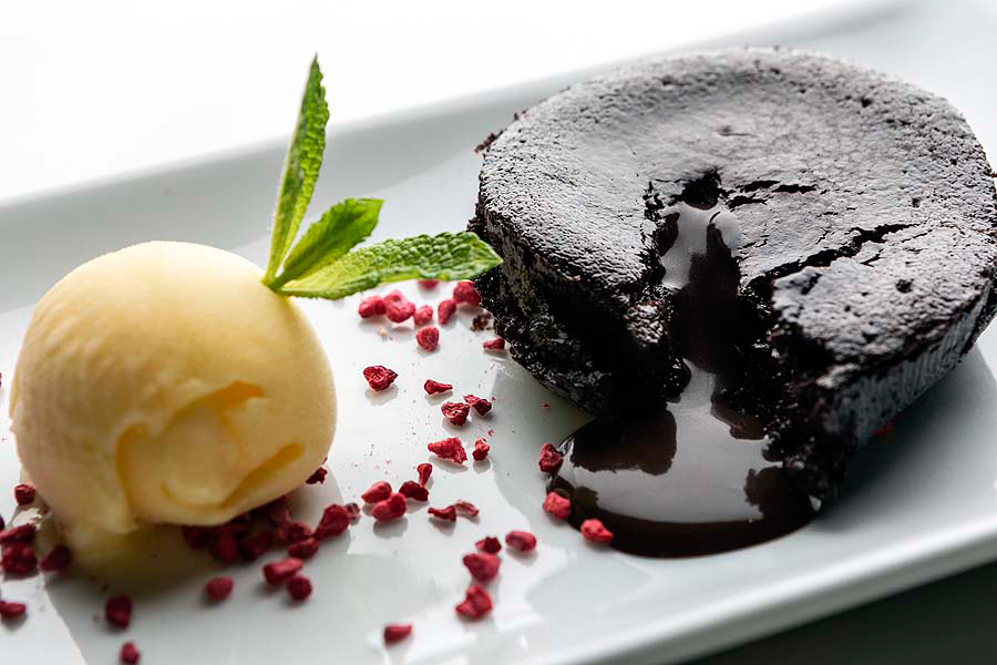 coulant-de-chocolate-con-sorbete-de-mandarina