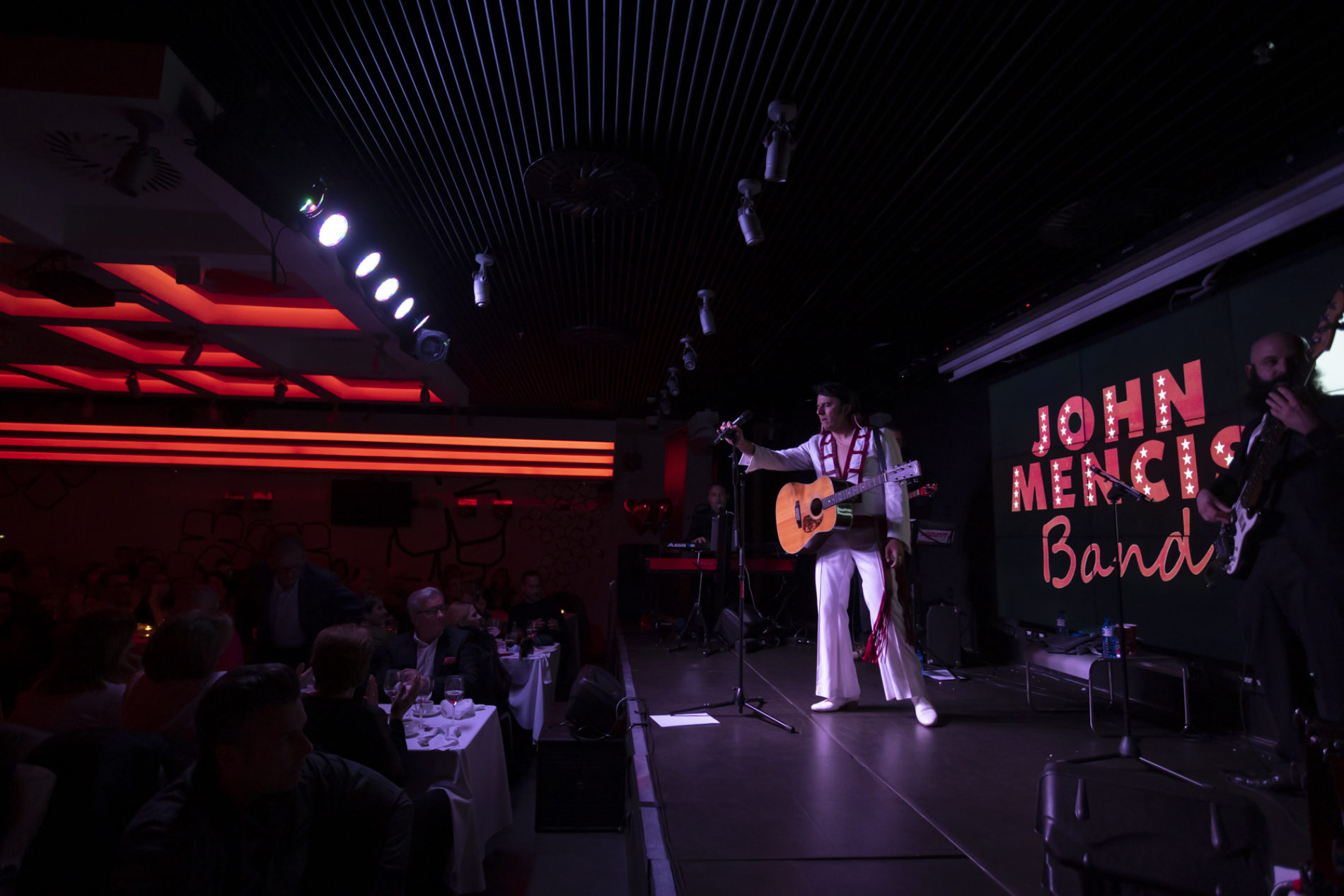 Tributo a Elvis en San Valentín.