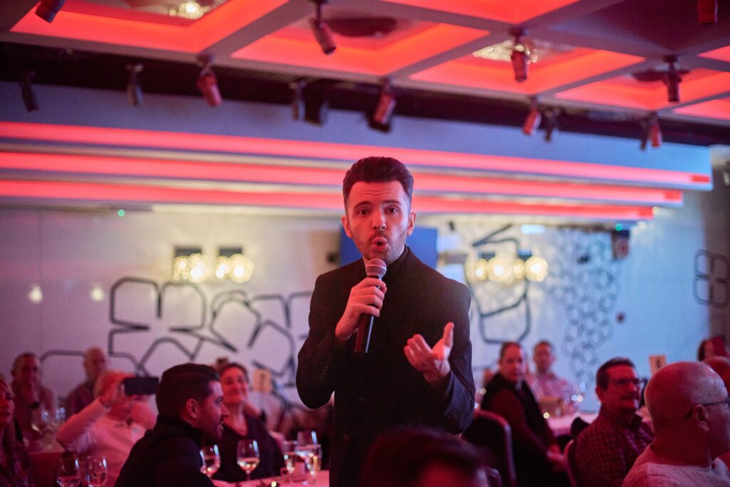 tributo a Raphael y Camilo Sesto, interpretado por Sergio Romero. - Casino CIRSA - Fotos: @myimages.es